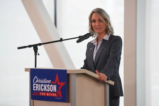 Erickson_Side_At_The_Podium